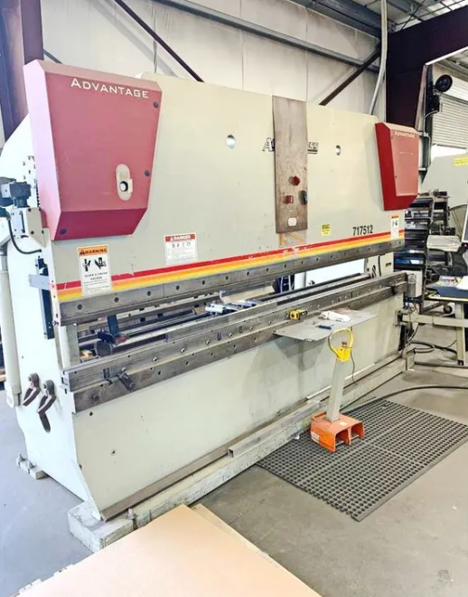 パイソン 2008 Accurpress 717512 Hydraulic Press Brake (#5329)